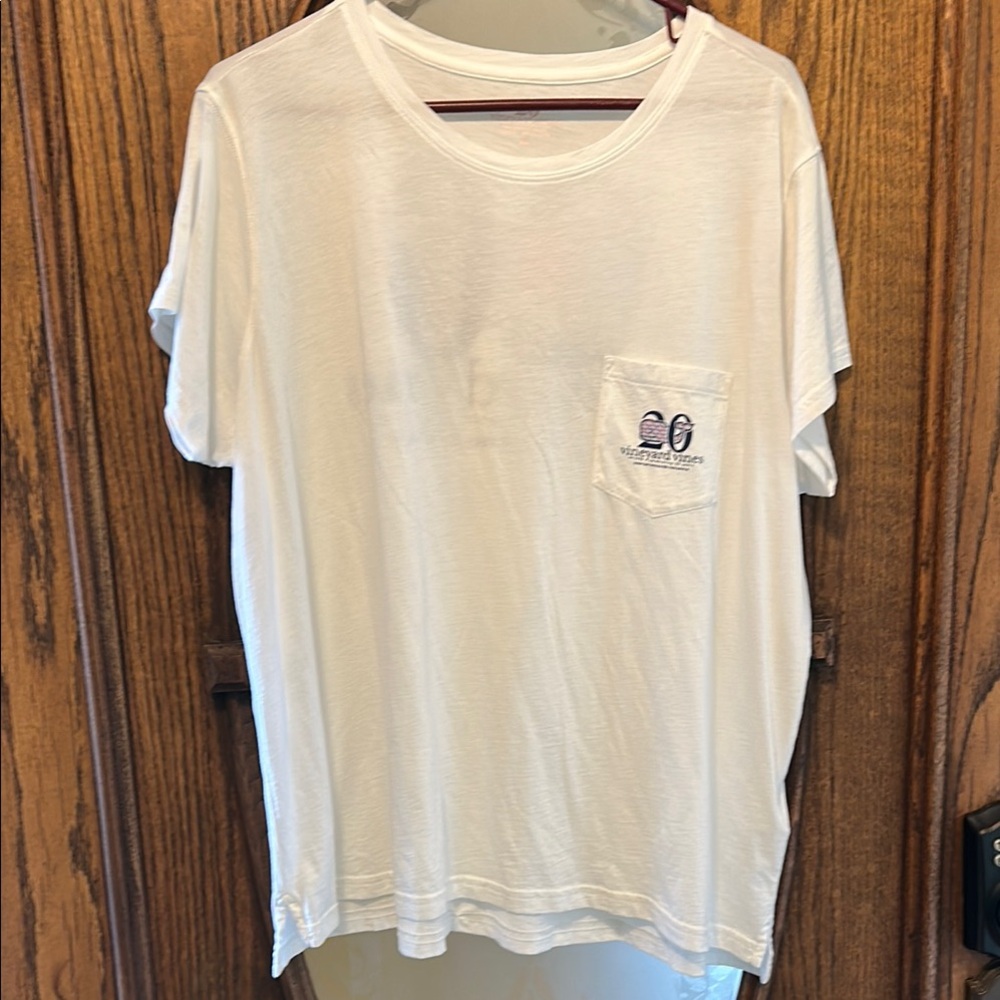 White Vineyard Vines 20 Yr Anniversary Graphic Pocket T-Shirt NEW Size XL SOFT